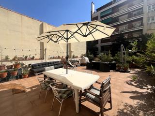 Flat in Carrer de balmes 450. Piso espectacular en calle balmes, gran terraza, aire acondicion