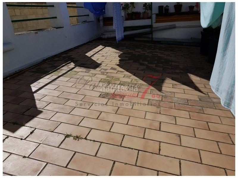 Foto 6cfadcbe-7db4-41fc-865b-15bf4b7bfab2. Casa  36 habitaciones venta en Centro Jerez de la Frontera