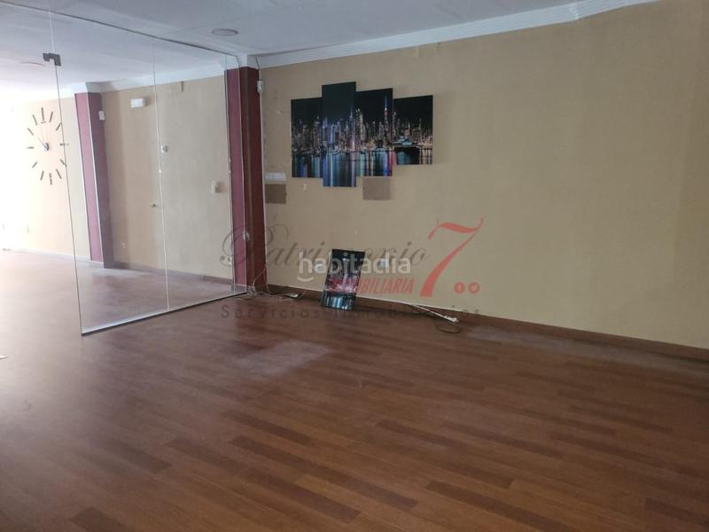 Foto 3da96204-8d4a-475b-8b33-350c8f1d161a. Alquiler local comercial  en calle medina centro jerez !! en Jerez de la Frontera