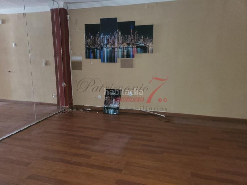 Foto 918143eb-222e-4cfd-93cc-8806f238e65e. Alquiler local comercial  en calle medina centro jerez !! en Jerez de la Frontera