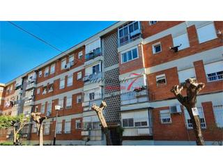 Flat in La Plata. Piso amplio en la union con aparcamiento numerado !!