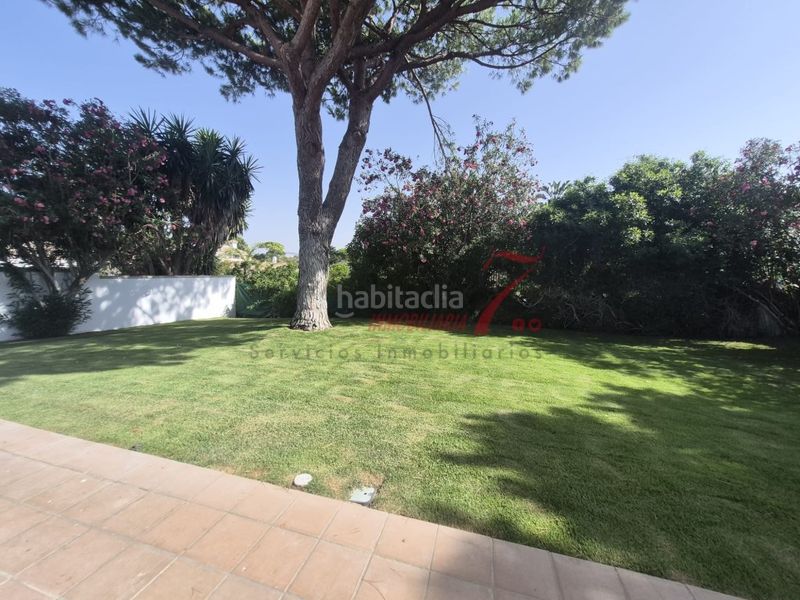Foto 23b7ba3c-4661-4492-8f3c-1000c3a83d7d. Affitto chalet con parcheggio in Vistahermosa Puerto de Santa María (El)