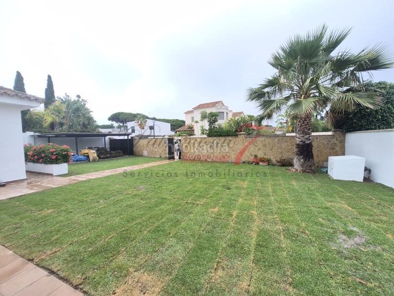 Foto 272d4bd6-905c-4a91-bfc1-26859620f493. Affitto chalet con parcheggio in Vistahermosa Puerto de Santa María (El)