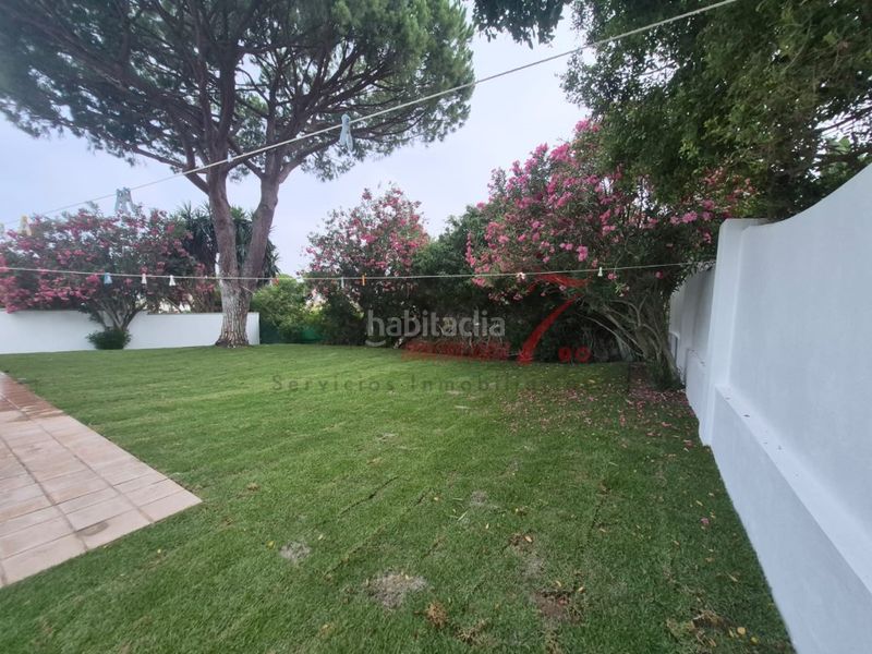 Foto ab012329-b15d-49c1-bc8a-4e6b9cc999fe. Affitto chalet con parcheggio in Vistahermosa Puerto de Santa María (El)