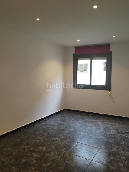 Foto 88627fec-6a89-4981-8ebe-1d12bad09e70. Appartamento in carrer de santiago rusiñol 19 in Singuerlín Santa Coloma de Gramenet