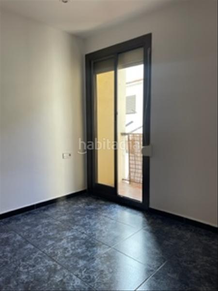 Foto 9fb3f954-65bd-43be-a3d1-cc352b81c20f. Appartamento in carrer de santiago rusiñol 19 in Singuerlín Santa Coloma de Gramenet