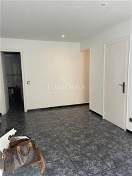 Foto f322c8b8-e2cc-44a7-bc77-00d670f5d707. Appartamento in carrer de santiago rusiñol 19 in Singuerlín Santa Coloma de Gramenet