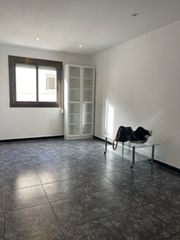 Pis  Carrer de santiago rusi�ol. Ideal inversores ,piso actualmente alquilado
