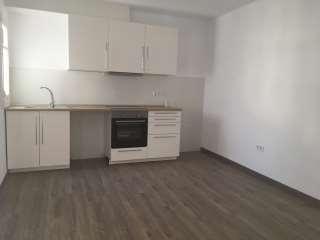 Etagenwohnung  Carrer de la renclusa. Ideal inversores actualmente alquilado