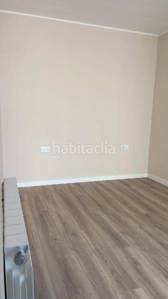 Foto 59486cbd-ef3c-443c-ade3-68f53515b950. Chalet mit kamin heizung parking in Cunit diagonal Cunit