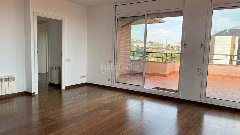 Foto 00f75148-5417-4411-85c2-ae270b2e3e4c. Penthouse with parking pool in Centre Esplugues de Llobregat