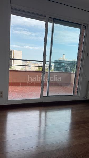 Foto 2bbe088e-2fe1-4d25-80eb-68d011317f7d. Penthouse with parking pool in Centre Esplugues de Llobregat