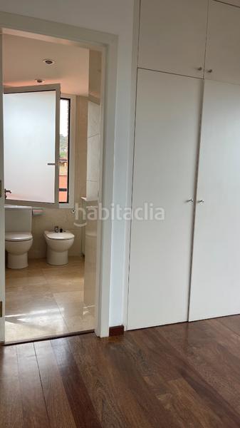 Foto 36530625-4517-41d5-bb37-4c8e20cba5e7. Penthouse with parking pool in Centre Esplugues de Llobregat