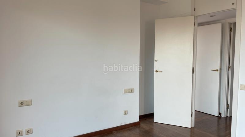 Foto 4c0d052b-32a7-4297-8958-1e85d1b64340. Penthouse with parking pool in Centre Esplugues de Llobregat