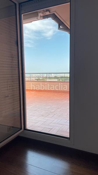 Foto 6d2ab380-8c12-48db-aecf-89f4e8605115. Penthouse with parking pool in Centre Esplugues de Llobregat
