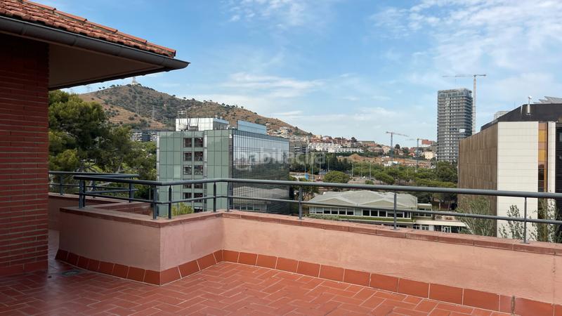 Foto ad7b7c58-2537-4787-af41-b244f7a207a2. Penthouse with parking pool in Centre Esplugues de Llobregat
