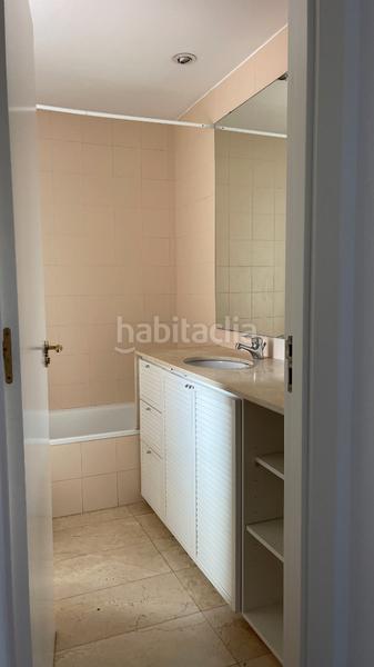 Foto cc8d797e-3561-4a67-8d9a-67f103ee9574. Penthouse with parking pool in Centre Esplugues de Llobregat