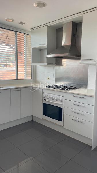 Foto ce6ecee0-ac9d-4dbf-a95f-7ef3878a6fc5. Penthouse with parking pool in Centre Esplugues de Llobregat