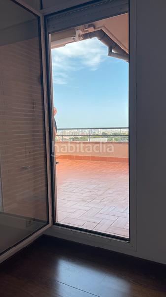 Foto d8738c03-a2b6-4363-9f2b-86342d9cb1fd. Penthouse with parking pool in Centre Esplugues de Llobregat