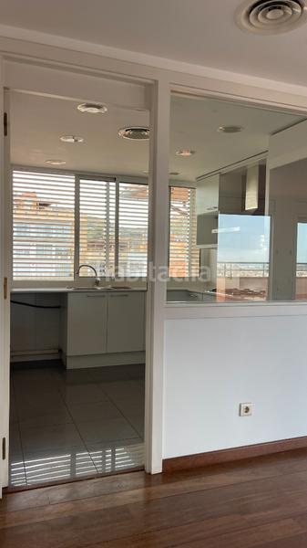 Foto db0ab0a2-2b09-449b-b7a4-a57dc700dc45. Penthouse with parking pool in Centre Esplugues de Llobregat