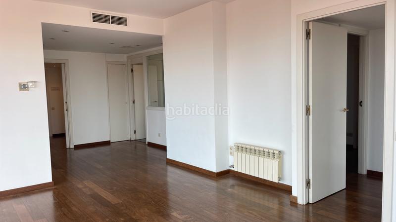 Foto e9318d70-b1a7-4ffa-897c-3ff62d5ab764. Penthouse with parking pool in Centre Esplugues de Llobregat