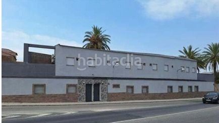 Foto cca5bba0-de8e-4592-817d-b956914014ee. Casa adossada amb xemeneia a Orihuela ciudad Orihuela