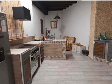 Foto f2608488-95b5-46cb-9b70-d67b3cffa7c1. Casa adossada amb xemeneia a Orihuela ciudad Orihuela