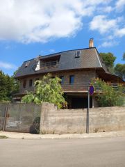 Chalet  Carrer cedre 14. Exclusiva vivienda unifamiliar en santpedor: amplitud, privacida