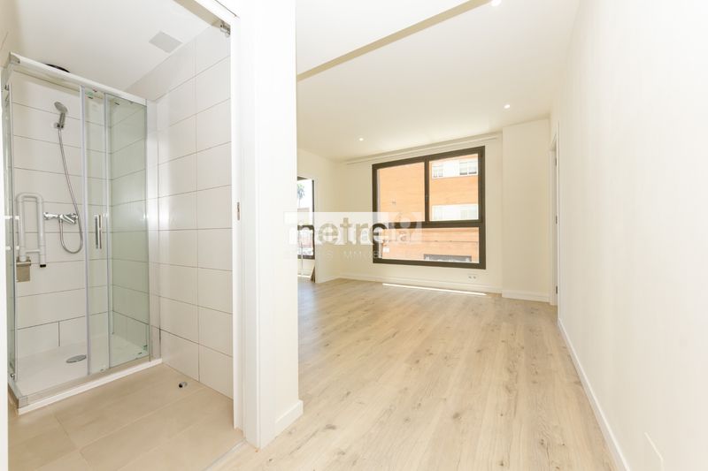Foto 16d2c128-076f-4696-bf91-f60291e96548. Rent office space with heating parking in Centre Mataró