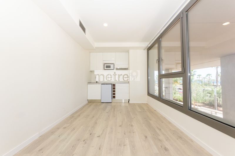 Foto 190c244d-ad2a-4b7f-9717-83b02f4ac410. Rent office space with heating parking in Centre Mataró