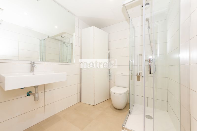 Foto 6798f9fb-f077-4807-a5dd-0c5df2d7b98d. Rent office space with heating parking in Centre Mataró