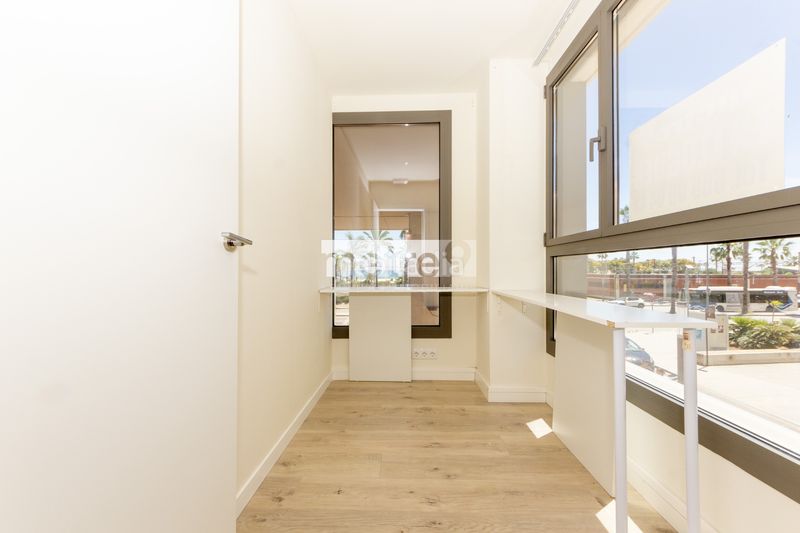 Foto b55c70b2-9989-44c3-82dc-e83802a2ddbe. Rent office space with heating parking in Centre Mataró
