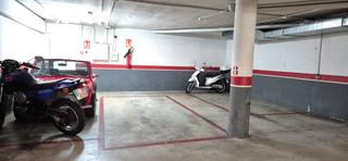 Aparcament cotxe a Cerdanyola Sud. Plaza de garaje de fácil maniobrabilidad