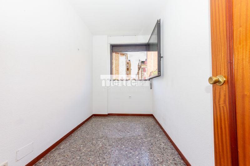 Foto bff61e8d-8766-42e9-a5da-444cd31f77a6. Pis amb calefacció aparcament a Sant Antoni Barcelona