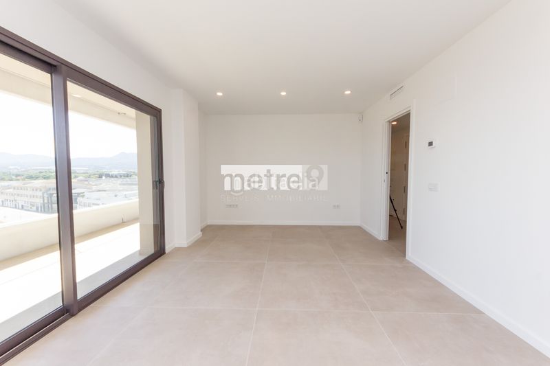 Foto c786670d-df65-4cbb-a778-92c196eec015. Flat with heating parking pool in Eixample Mataró