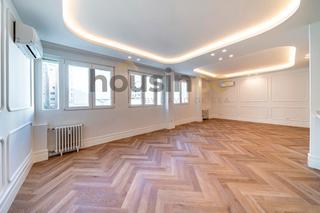 Pis  Fuente del berro. Piso en venta en calle fuente del berro
