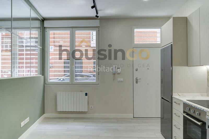 Foto cc8c9a6f-27a4-49a1-8673-578ffba0678f. Alquiler piso  en alquiler en calle plátano en Madrid