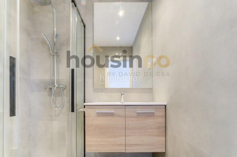 Foto e104a894-3244-4bbc-891f-96510c46debb. Alquiler apartamento apartaestudio en alquiler en plaza castilla en Madrid