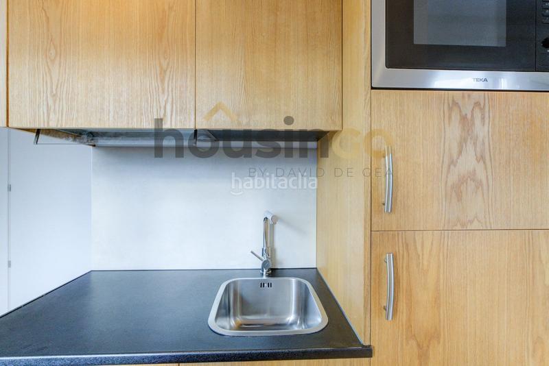 Foto f9609f61-7cf9-4963-8080-72bbd99fba3b. Alquiler apartamento apartaestudio en alquiler en plaza castilla en Madrid