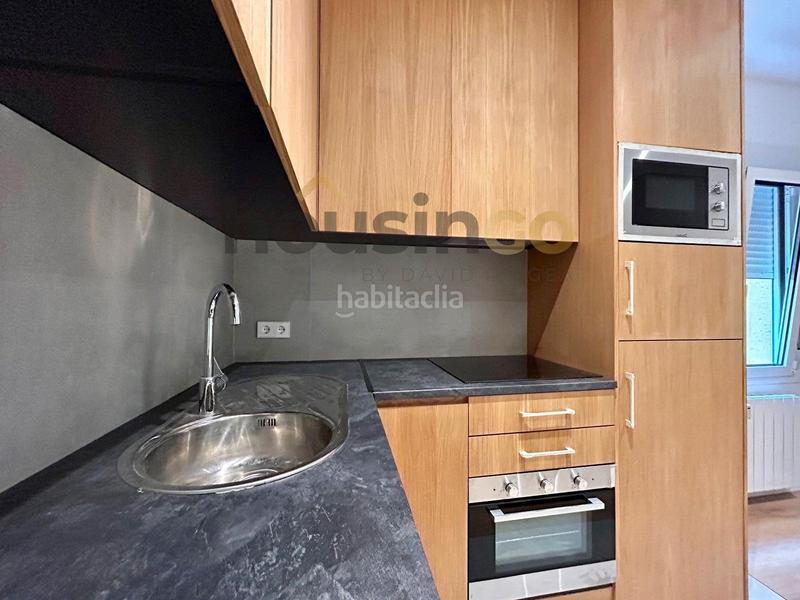 Foto e2495033-ed31-47b9-8fd1-325afd042970. Alquiler apartamento apartaestudio en alquiler en plaza castilla en Madrid