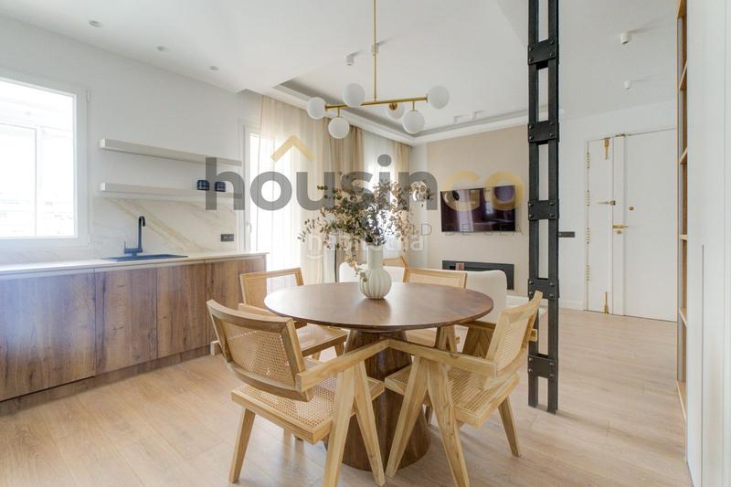 Foto 2f222069-a9d2-4ff5-a414-5121c914efdf. Dachwohnung mit heizung in Recoletos Madrid