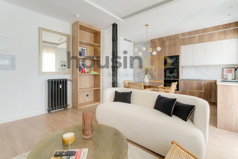 Foto 7e8a33a4-b65e-4896-a8ce-39256108d705. Dachwohnung mit heizung in Recoletos Madrid