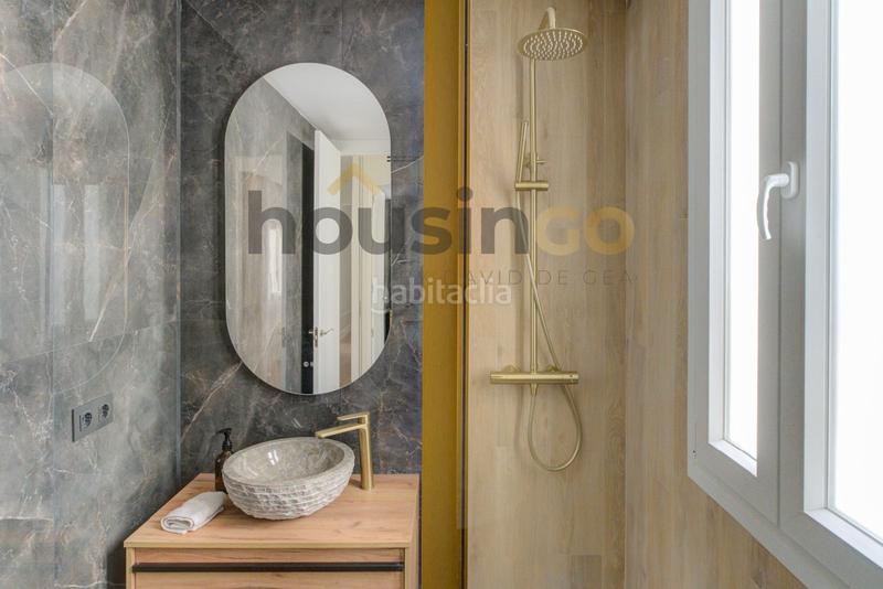 Foto 94e6f514-3e62-4d81-b58f-4a1b67f7a135. Dachwohnung mit heizung in Recoletos Madrid