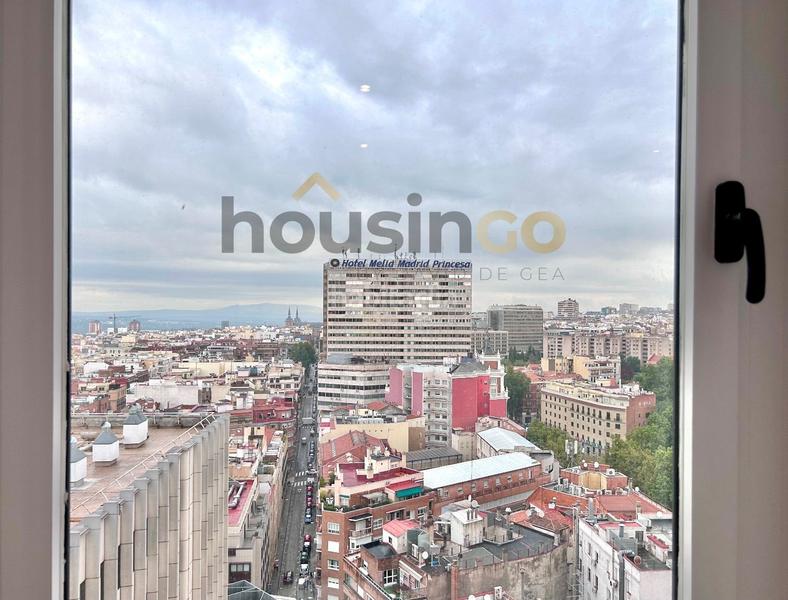 Foto 6a45fd37-b75b-4453-9fe5-481f57e9481f. Miete etagenwohnung mit heizung in Argüelles Madrid