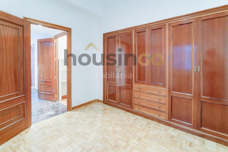 Foto 7658b48a-5b2c-48d5-9f0e-617f08ff4690. Rent flat with heating in Niño Jesús Madrid