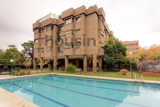 Location Attique  Arturo soria. Ático dúplex en alquiler en calle arturo soria