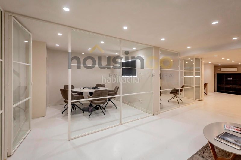 Foto 9344108d-fd2e-4c0a-a8cb-c55f3a062944. Oficina  en venta en calle pinar en El Viso Madrid