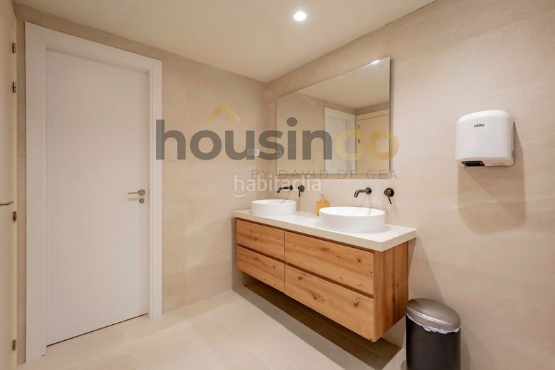 Foto 96b212de-dc3d-43e4-819a-11c5886bd89d. Oficina  en venta en calle pinar en El Viso Madrid