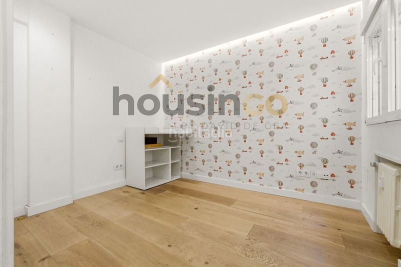 Foto 3c3b8e2e-89c6-4180-a0b7-10802c2d89cb. Pis amb calefacció aparcament a Guindalera Madrid