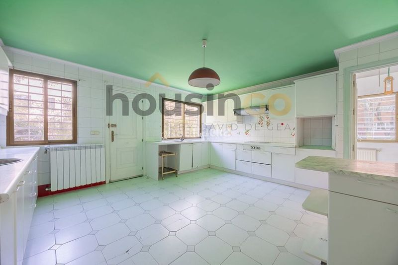 Foto 69316205-8ab9-4a48-b399-4dc51f689cb0. Xalet amb calefacció aparcament piscina a Fuentelarreina Madrid